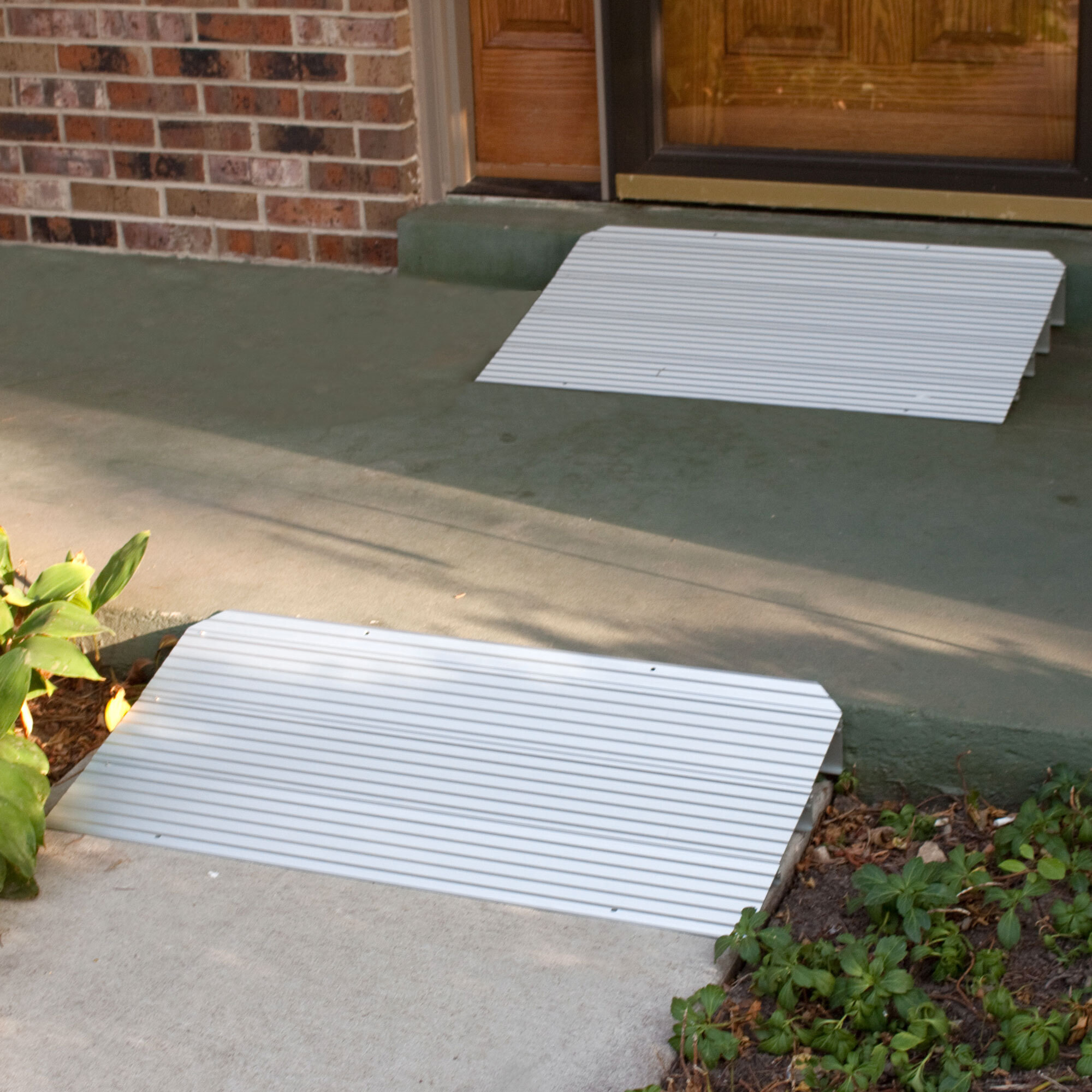 Silver Spring Aluminum Modular Threshold Ramp - 1.75in. to 2.25in. Rise, 11.625in. Length, 34in. Width, 600-Lb. Capacity, Model# THR2